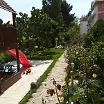 Sunny Houm Апартамент *