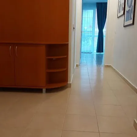 Апартамент Sunny Houm *