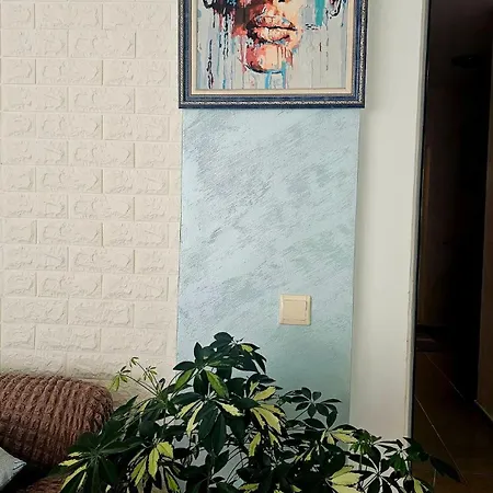 Sunny Houm Апартамент *
