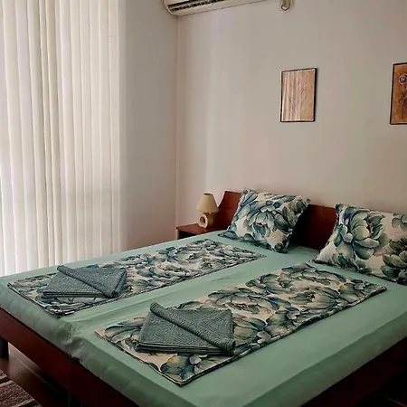 Апартамент Sunny Houm